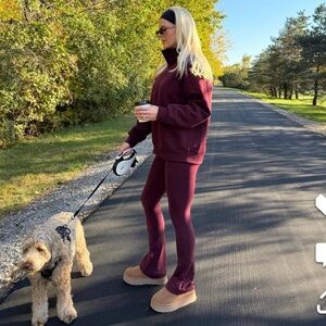 Lululemon Steady State Half Zip in Garnet - Size Mediumm